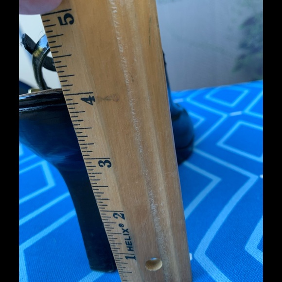 Cole Haan black leather & Patent peep 7.5 wedge - Picture 5 of 7